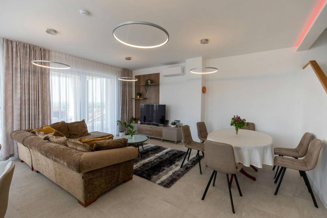 Aszuvilag Rezidencia With Sauna & Jacuzzi Legyesbenye ภายนอก รูปภาพ