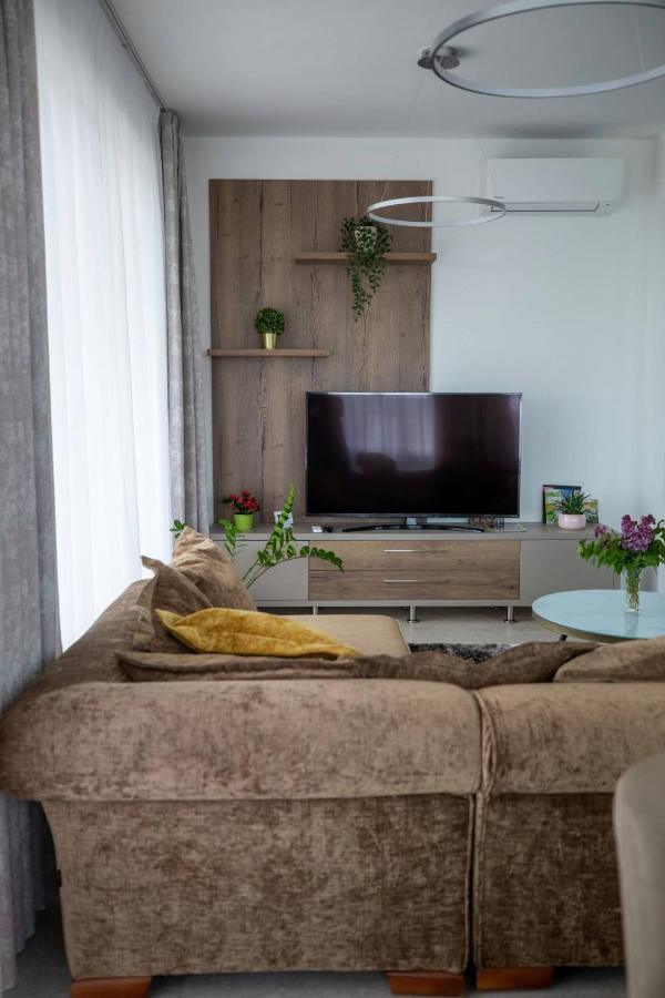 Aszuvilag Rezidencia With Sauna & Jacuzzi Legyesbenye ภายนอก รูปภาพ