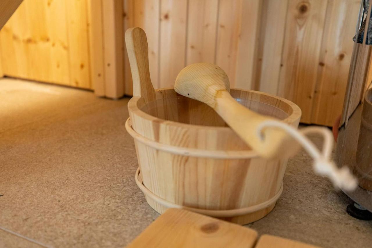 Aszuvilag Rezidencia With Sauna & Jacuzzi Legyesbenye ภายนอก รูปภาพ