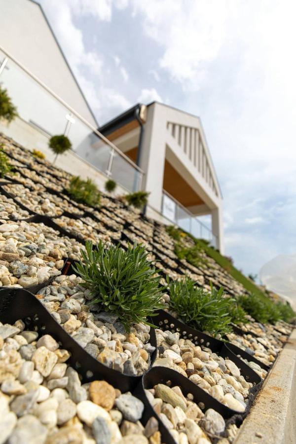 Aszuvilag Rezidencia With Sauna & Jacuzzi Legyesbenye ภายนอก รูปภาพ