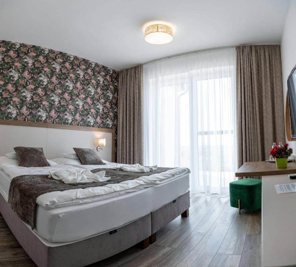 Aszuvilag Rezidencia With Sauna & Jacuzzi Legyesbenye ภายนอก รูปภาพ