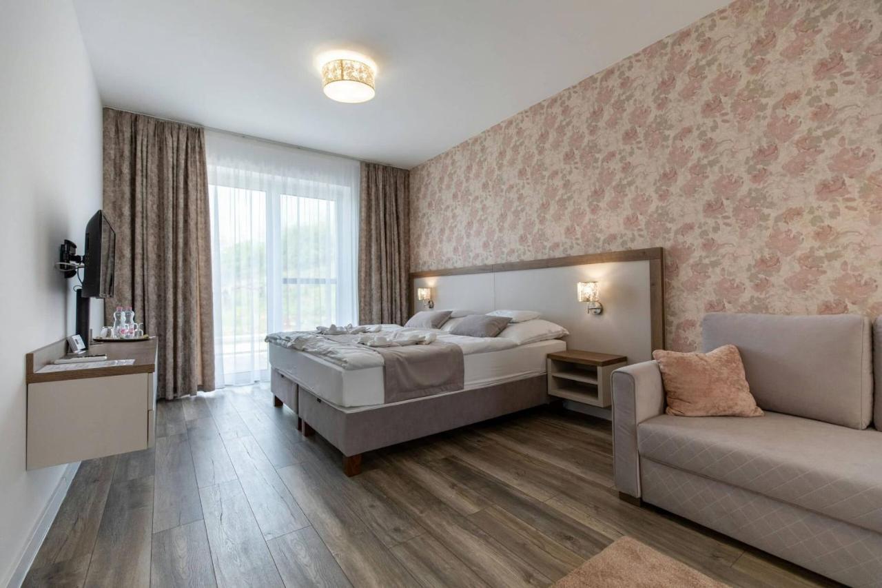 Aszuvilag Rezidencia With Sauna & Jacuzzi Legyesbenye ภายนอก รูปภาพ