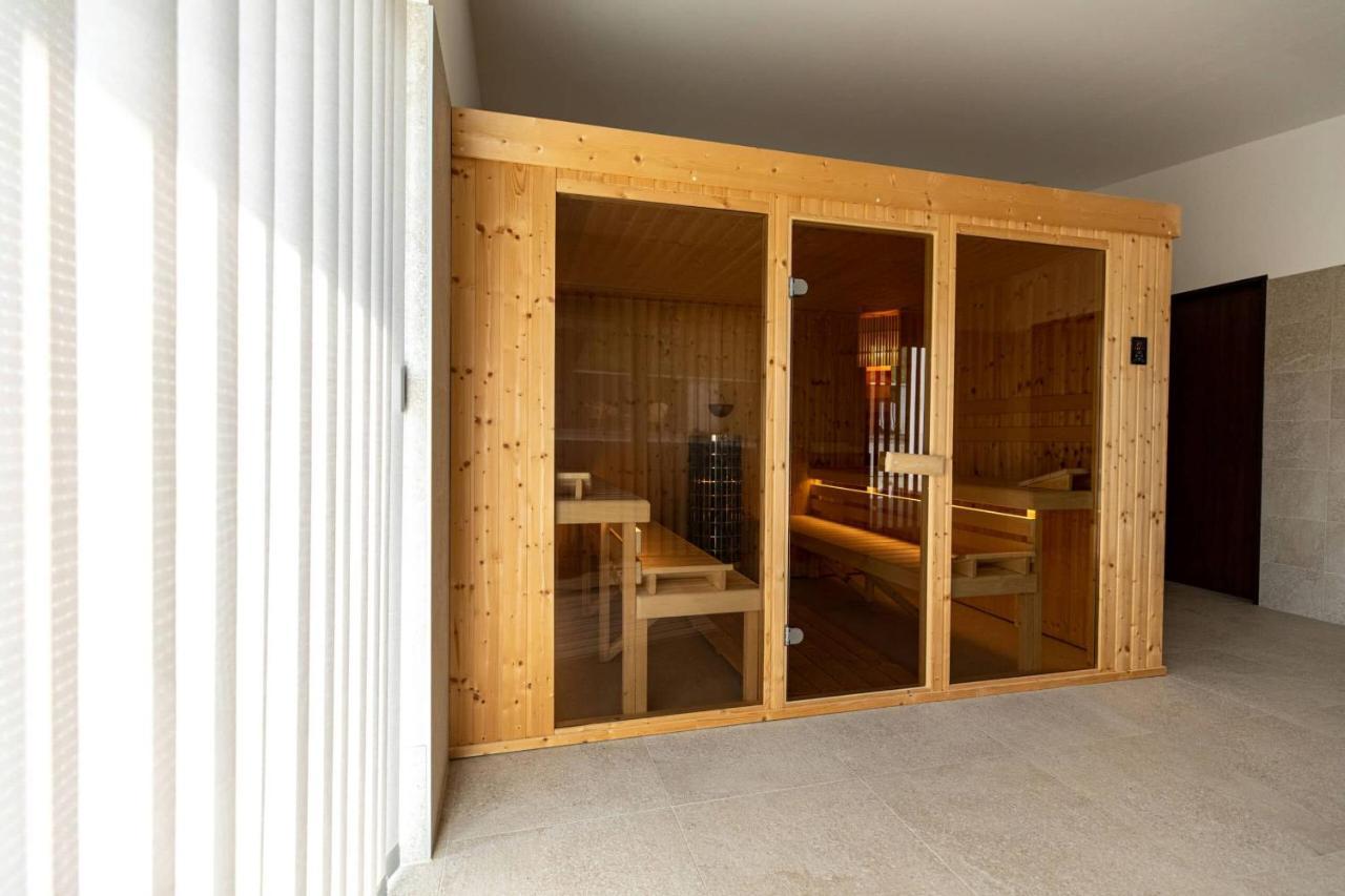 Aszuvilag Rezidencia With Sauna & Jacuzzi Legyesbenye ภายนอก รูปภาพ