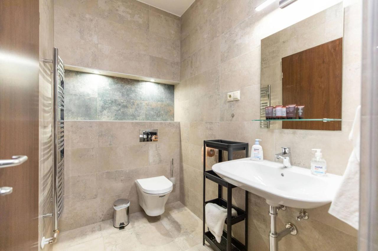 Aszuvilag Rezidencia With Sauna & Jacuzzi Legyesbenye ภายนอก รูปภาพ